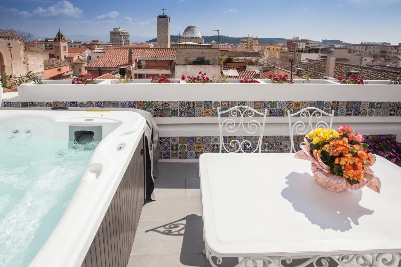"Bea'S Terrace" - Private Jacuzzi And Panoramic Rooftop In The City Centre Cagliari Buitenkant foto