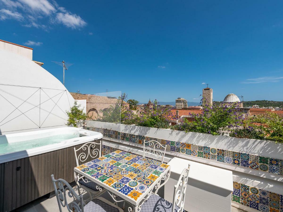 "Bea'S Terrace" - Private Jacuzzi And Panoramic Rooftop In The City Centre Cagliari Buitenkant foto